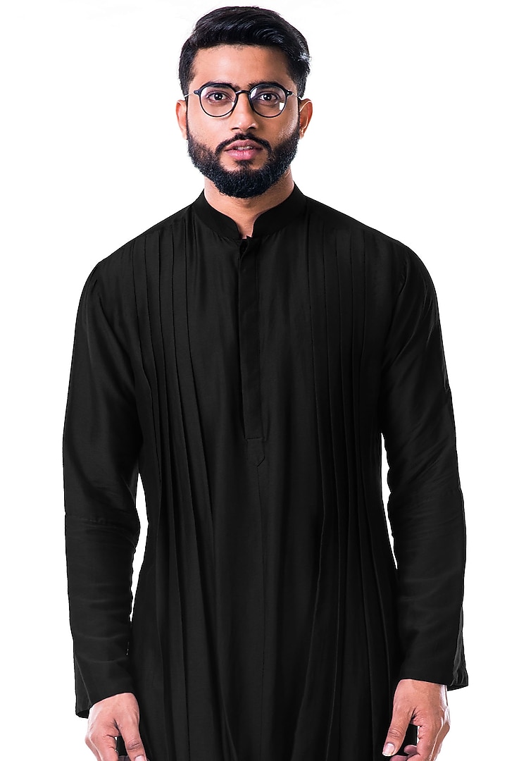 Black Double Cowl Kurta Set by Smriti By Anju Agarwal Men at Pernia's Pop Up Shop