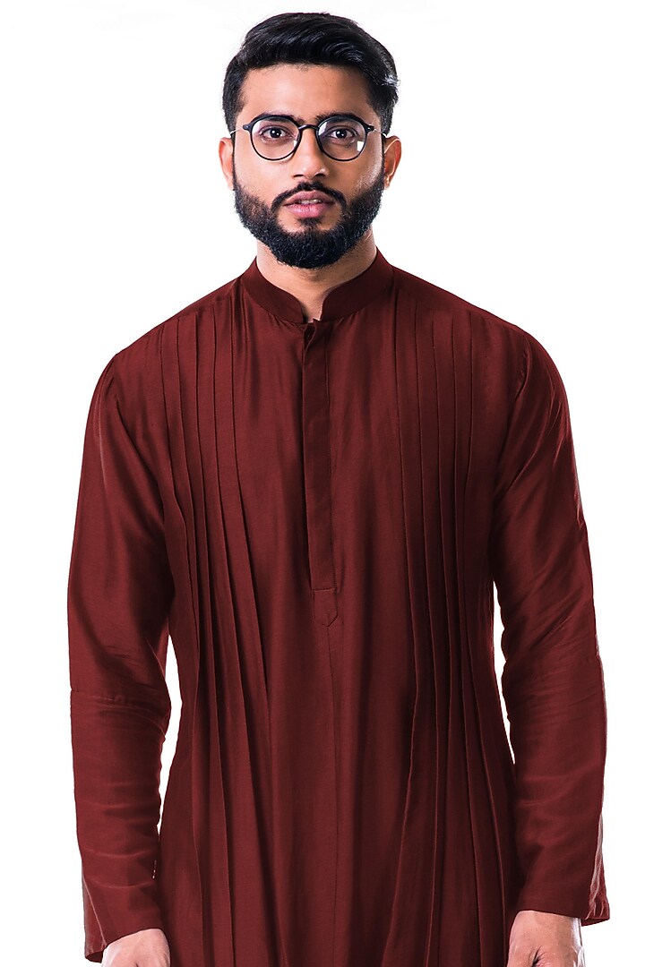 Maroon Double Cowl Kurta Set by Smriti By Anju Agarwal Men at Pernia's Pop Up Shop