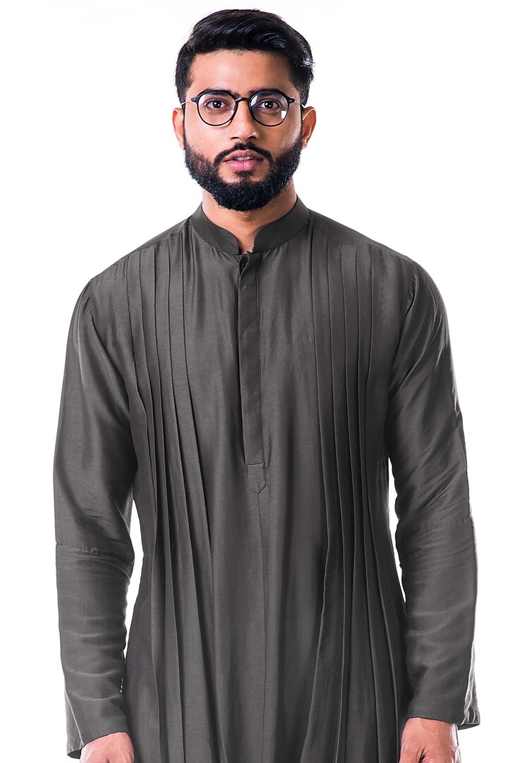 Grey Silk Double Cowled Kurta Set by Smriti By Anju Agarwal Men at Pernia's Pop Up Shop