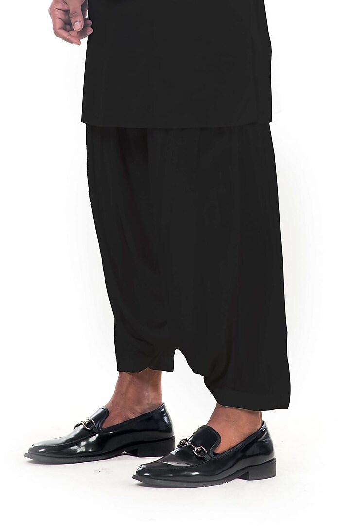 Black Raw Silk Floral Dori Embroidered Nehru Jacket Set by Smriti By Anju Agarwal Men at Pernia's Pop Up Shop