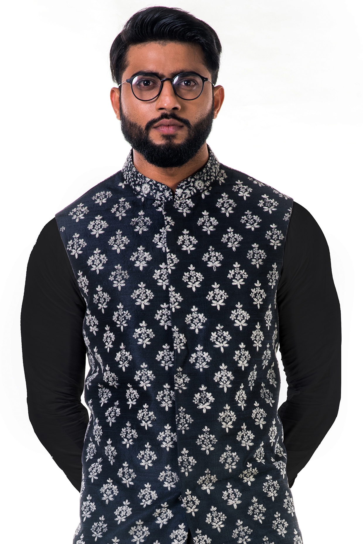 Smriti Apparel Men Black Kurta Set with Embroidered Nehru Jacket at Pernia's Pop Up Shop Online