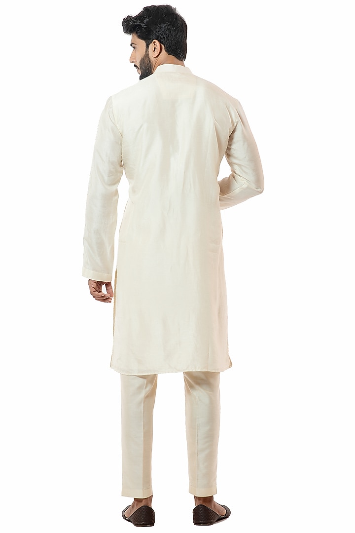 Ivory Hand Embroidered Kurta Set by Smriti By Anju Agarwal Men at Pernia's Pop Up Shop