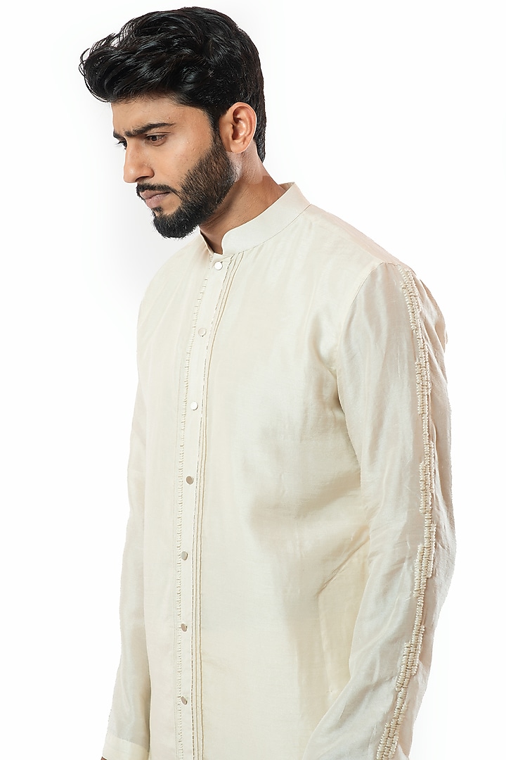 Ivory Hand Embroidered Kurta Set by Smriti By Anju Agarwal Men at Pernia's Pop Up Shop