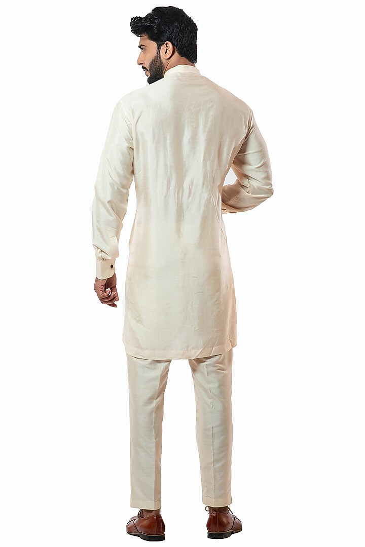 Cream Bamberg Silk Kurta Set by Smriti By Anju Agarwal Men at Pernia's Pop Up Shop