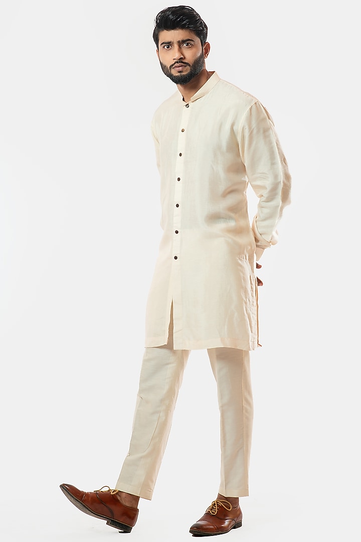 Cream Bamberg Silk Kurta Set by Smriti By Anju Agarwal Men at Pernia's Pop Up Shop