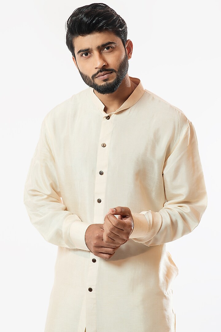 Cream Bamberg Silk Kurta Set by Smriti By Anju Agarwal Men at Pernia's Pop Up Shop