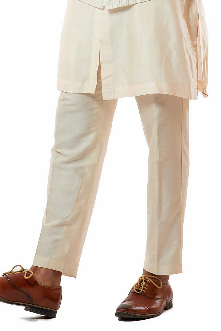 Cream Raw Silk Hand Embroidered Bundi Jacket Set by Smriti By Anju Agarwal Men at Pernia's Pop Up Shop