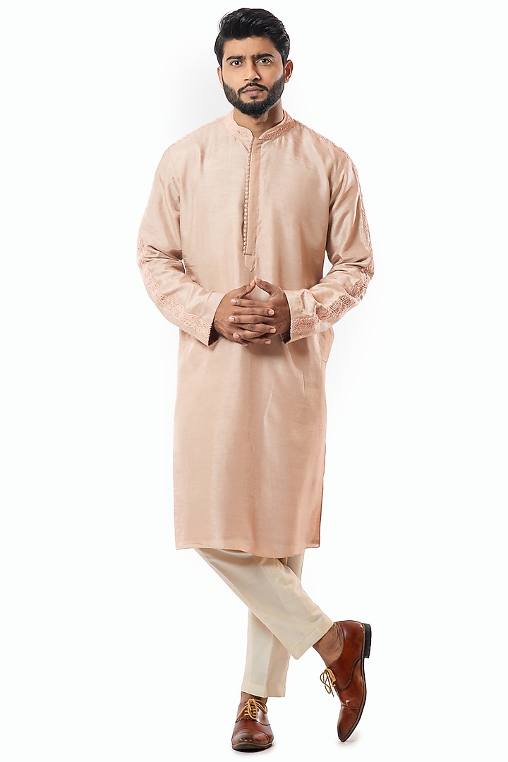 Powder Pink Embroidered Kurta Set by Smriti By Anju Agarwal Men at Pernia's Pop Up Shop