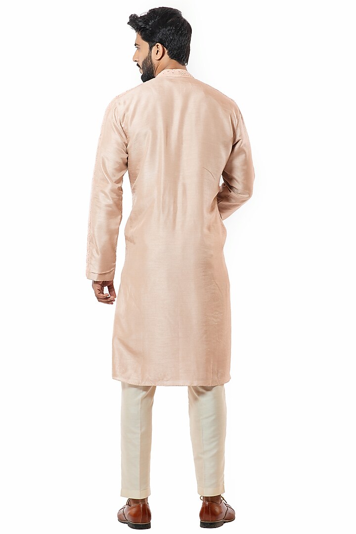Powder Pink Embroidered Kurta Set by Smriti By Anju Agarwal Men at Pernia's Pop Up Shop
