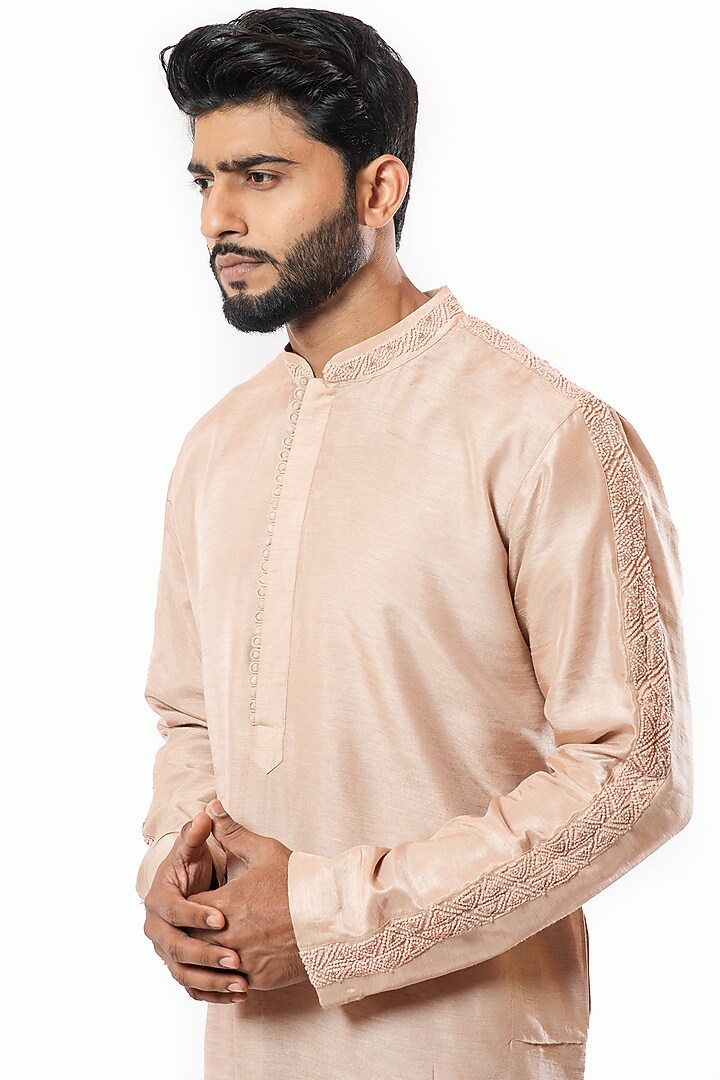 Powder Pink Embroidered Kurta Set by Smriti By Anju Agarwal Men at Pernia's Pop Up Shop