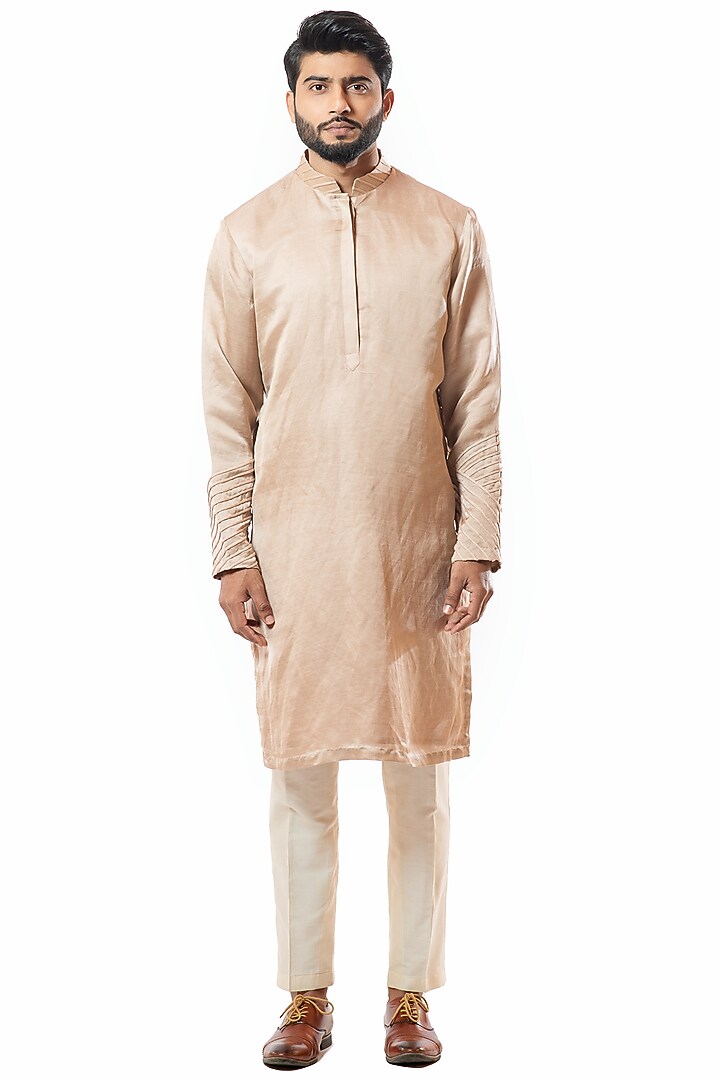 Powder Pink Bamberg Silk Kurta Set by Smriti By Anju Agarwal Men at Pernia's Pop Up Shop