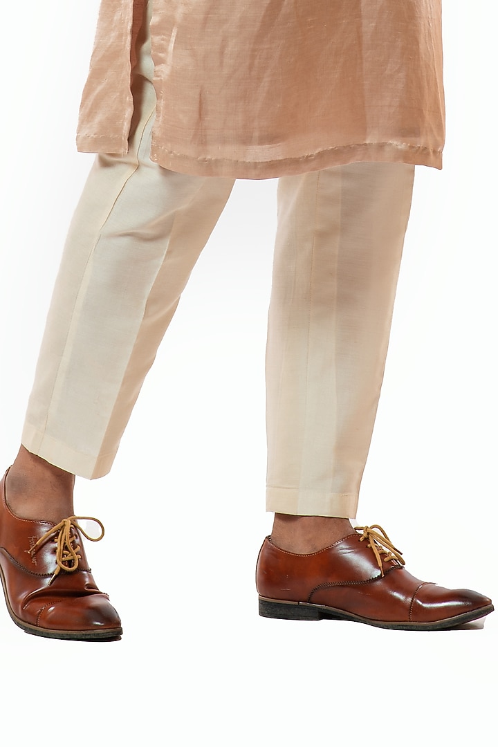 Powder Pink Bamberg Silk Kurta Set by Smriti By Anju Agarwal Men at Pernia's Pop Up Shop
