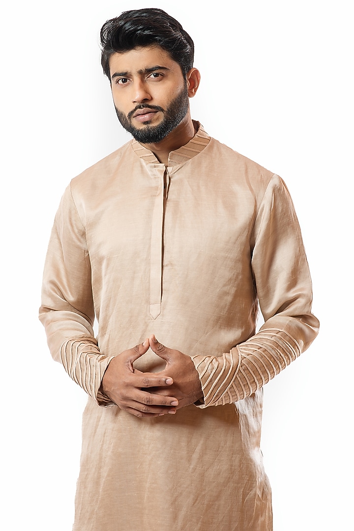 Powder Pink Bamberg Silk Kurta Set by Smriti By Anju Agarwal Men at Pernia's Pop Up Shop