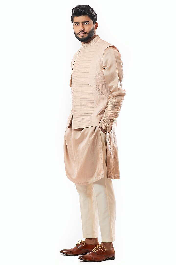 Dusty Rose Embroidered Bundi Jacket by Smriti By Anju Agarwal Men at Pernia's Pop Up Shop