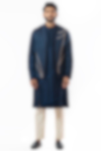 Navy Blue Hand Embroidered Wedding Indowestern Set by Smriti By Anju Agarwal Men at Pernia's Pop Up Shop