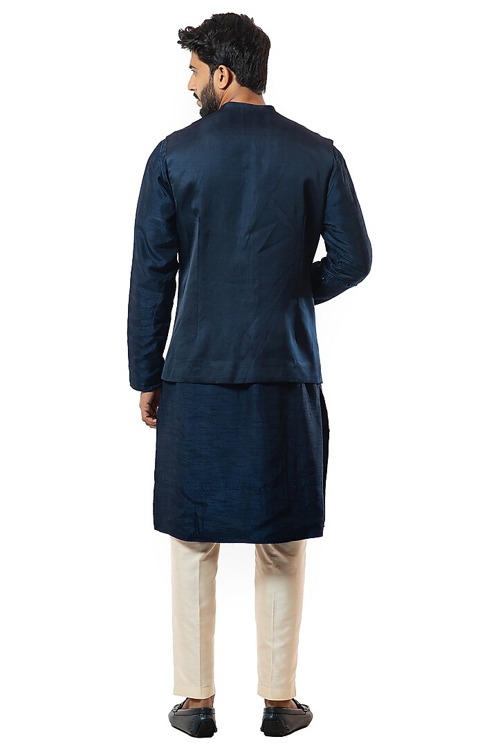 Navy Blue Hand Embroidered Wedding Indowestern Set by Smriti By Anju Agarwal Men at Pernia's Pop Up Shop