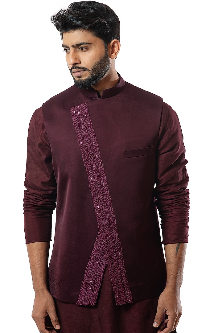 Wine Linen Satin Thread Hand Embroidered Bundi Jacket by Smriti By Anju Agarwal Men at Pernia's Pop Up Shop
