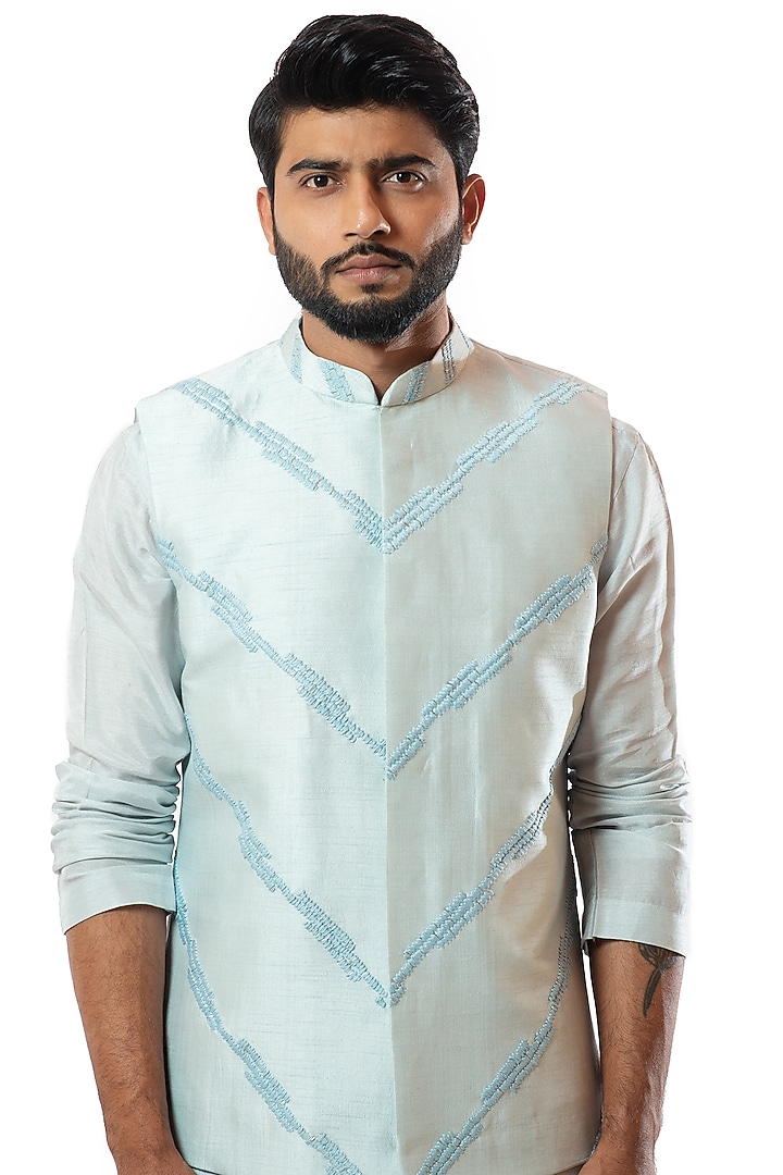 Ice Blue Bamberg Silk Thread Hand Embroidered Bundi Jacket Set by Smriti By Anju Agarwal Men at Pernia's Pop Up Shop