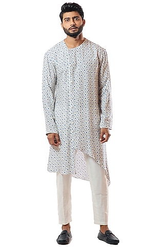 Ivory Digital Printed Kurta Set by Smriti By Anju Agarwal Men