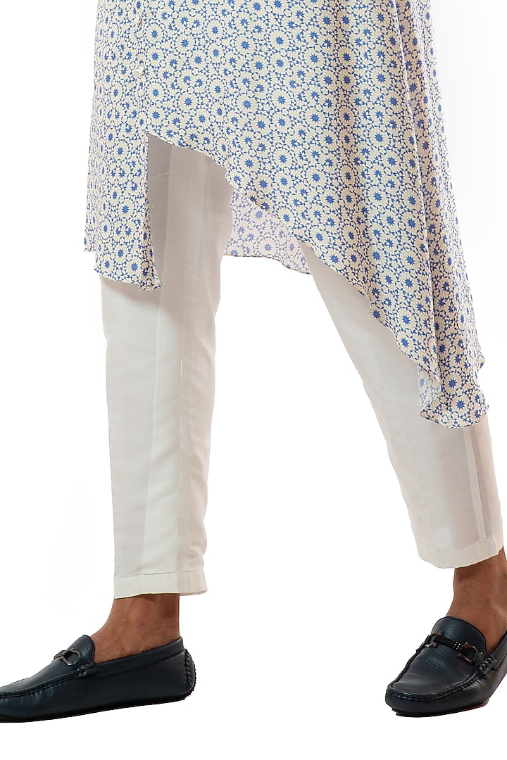 Ivory Digital Printed Kurta Set by Smriti By Anju Agarwal Men at Pernia's Pop Up Shop