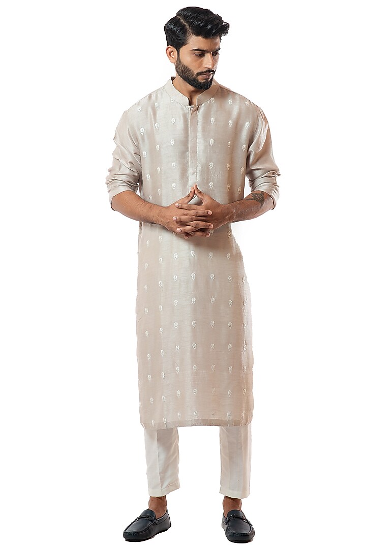 Ice Grey Bam Silk Hand Embroidered Kurta Set by Smriti By Anju Agarwal Men at Pernia's Pop Up Shop