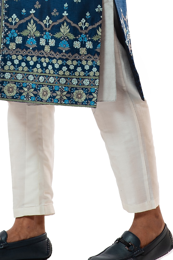 Blue Wedding Sherwani Set With Thread Work by Smriti By Anju Agarwal Men at Pernia's Pop Up Shop