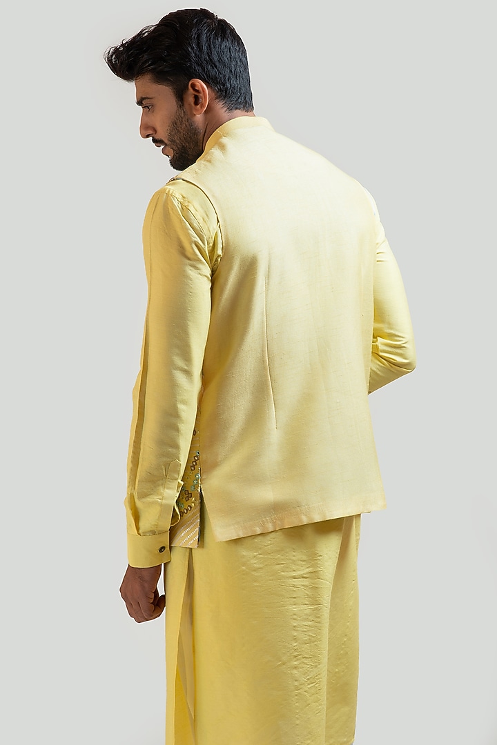 Yellow BAmberg Silk Mirror Work Bundi Jacket Set by Smriti by Anju Agarwal Men at Pernia's Pop Up Shop