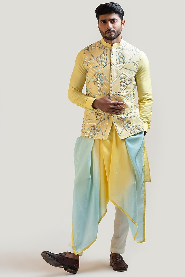 Yellow Bamberg Silk Mirror Work Bundi Jacket Set by Smriti by Anju Agarwal Men at Pernia's Pop Up Shop