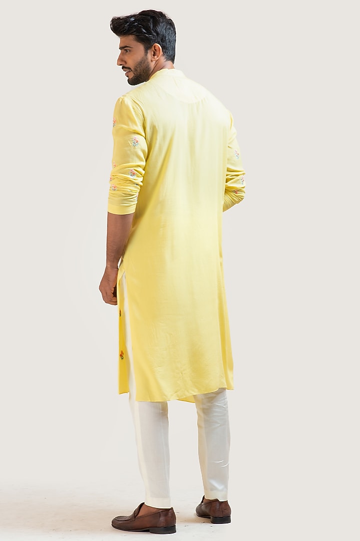 Yellow Cotton Silk Floral Motif Embroidered Kurta Set by Smriti by Anju Agarwal Men at Pernia's Pop Up Shop