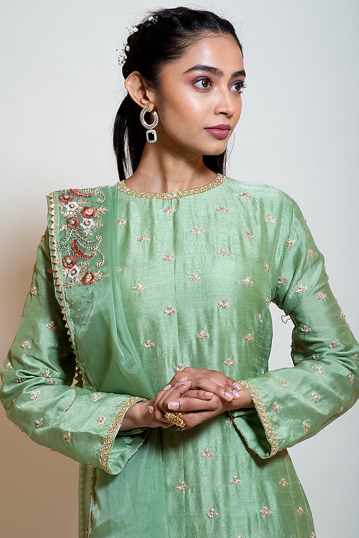 Pista Green Embellished Kurta Set by Smriti by Anju Agarwal at Pernia's Pop Up Shop