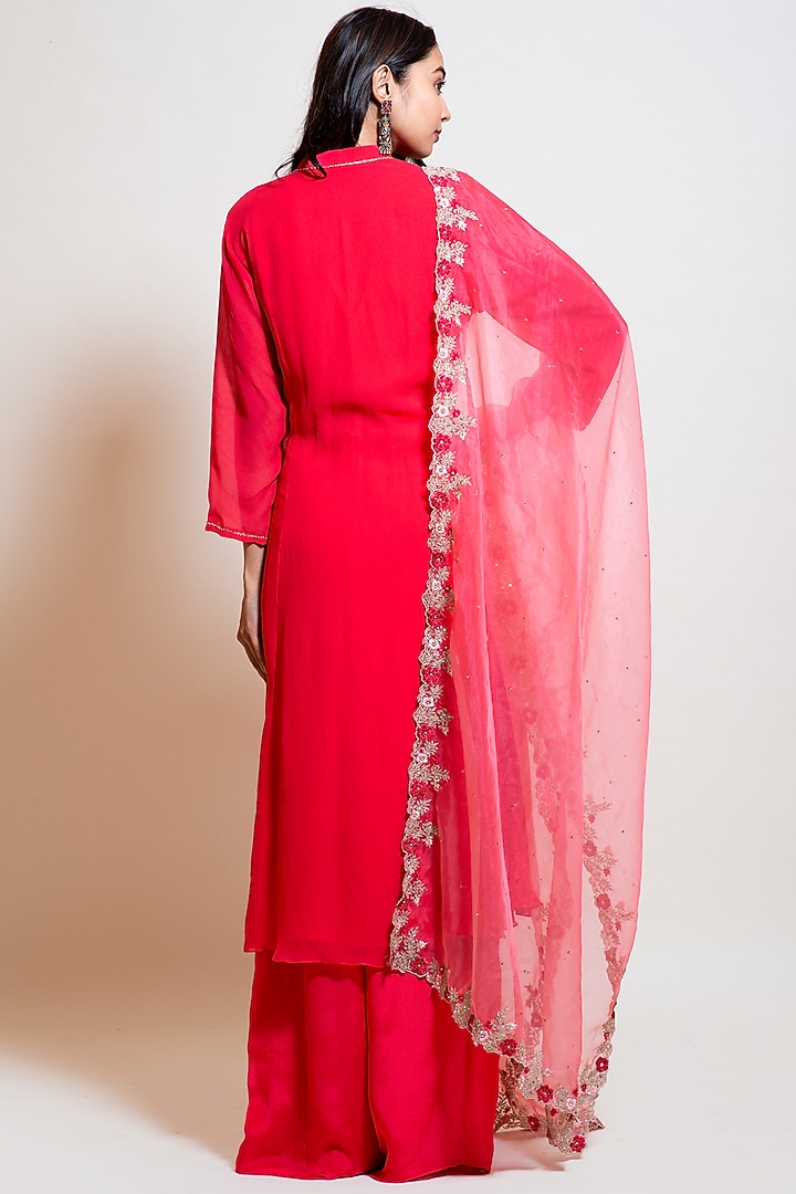 Coral Crepe Kurta Set by Smriti by Anju Agarwal at Pernia's Pop Up Shop