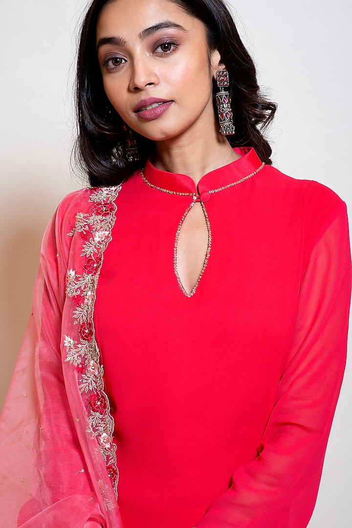 Coral Crepe Kurta Set by Smriti by Anju Agarwal at Pernia's Pop Up Shop