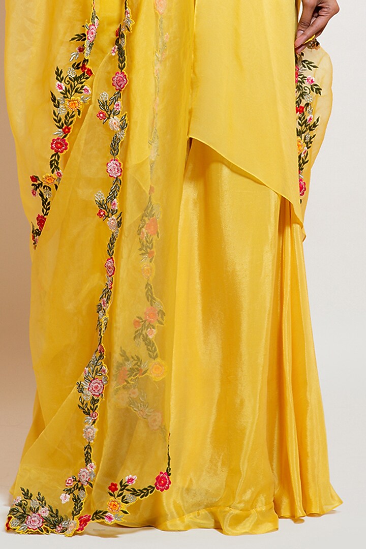 Light Yellow Georgette Embroidered Kurta Set by Smriti by Anju Agarwal at Pernia's Pop Up Shop