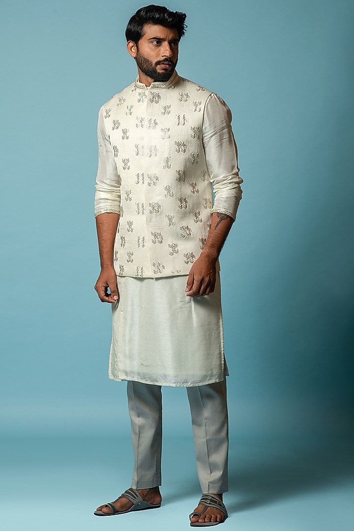 Ivory Linen Satin Hand Embroidered Bundi Jacket by Smriti by Anju Agarwal Men at Pernia's Pop Up Shop