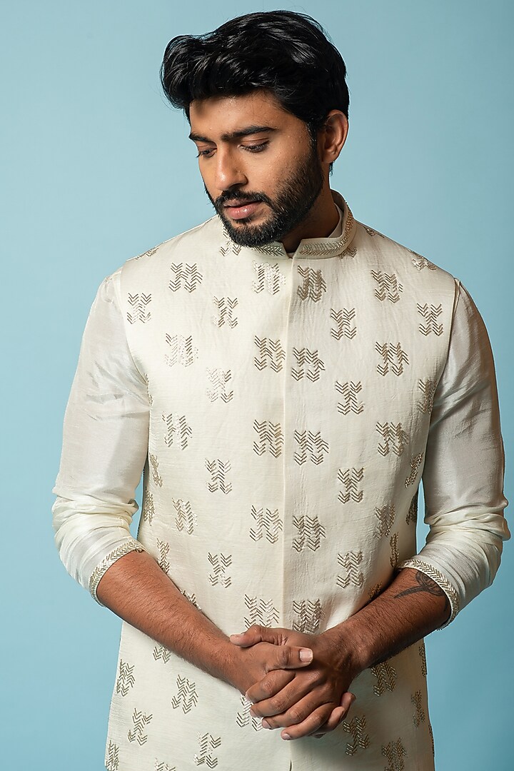 Ivory Linen Satin Hand Embroidered Bundi Jacket Set by Smriti by Anju Agarwal Men at Pernia's Pop Up Shop