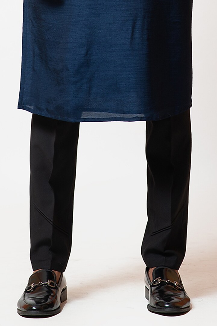Navy Blue Bamberg Silk Cutdana Embroidered Kurta Set by Smriti by Anju Agarwal Men at Pernia's Pop Up Shop