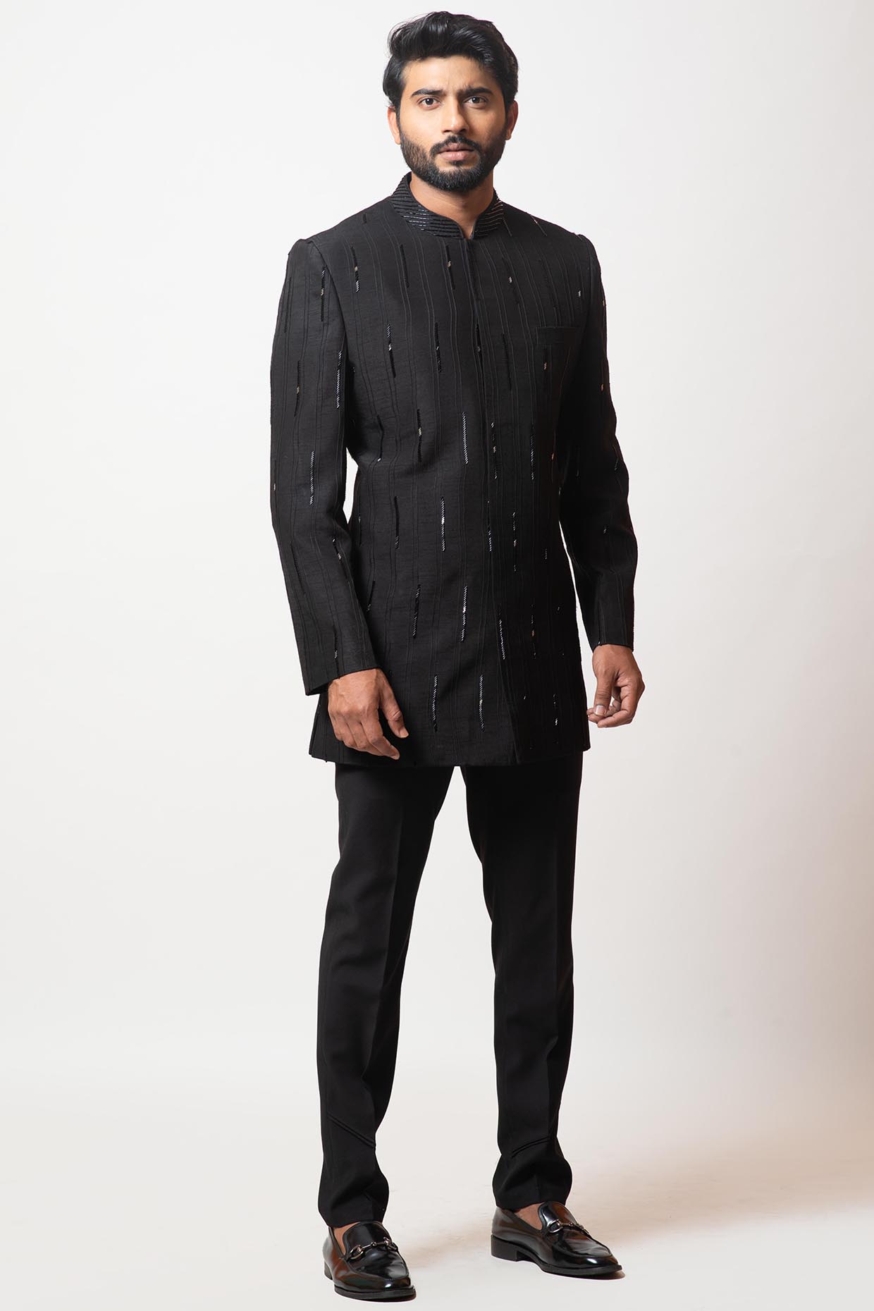 Black Embellished Bandhgala Set by Smriti by Anju Agarwal Men