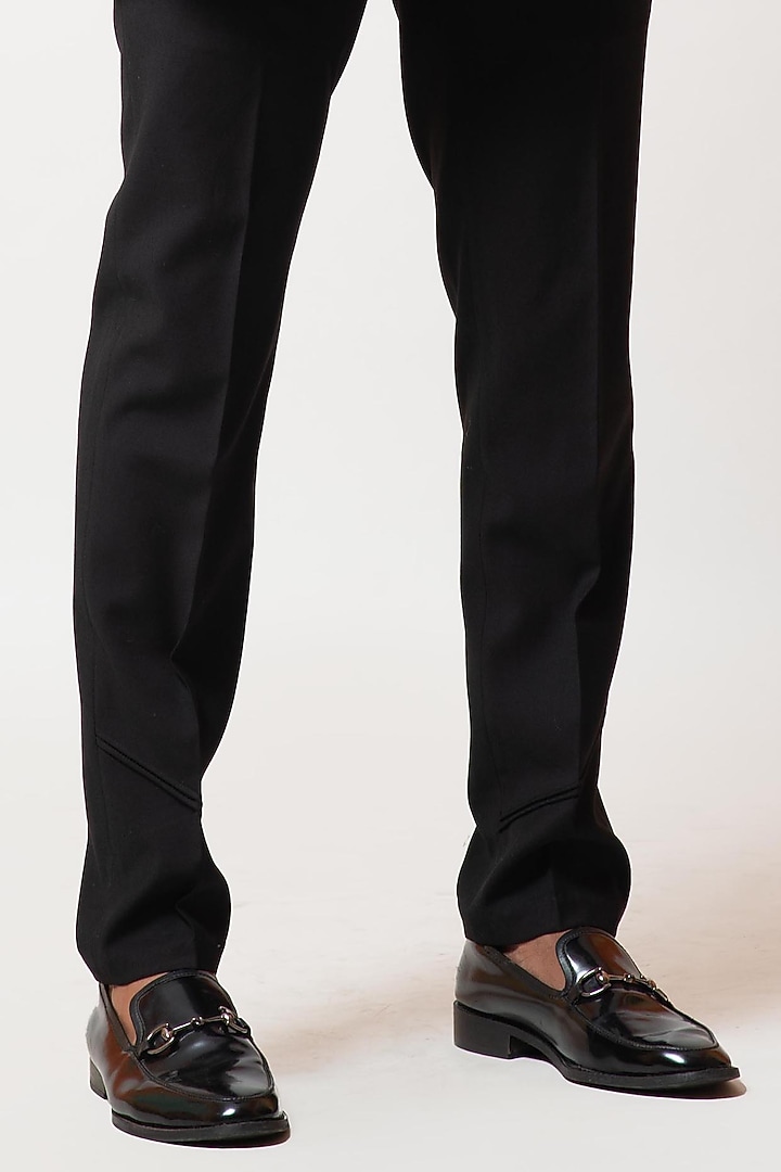 Black Embellished Wedding Bandhgala Set by Smriti by Anju Agarwal Men at Pernia's Pop Up Shop