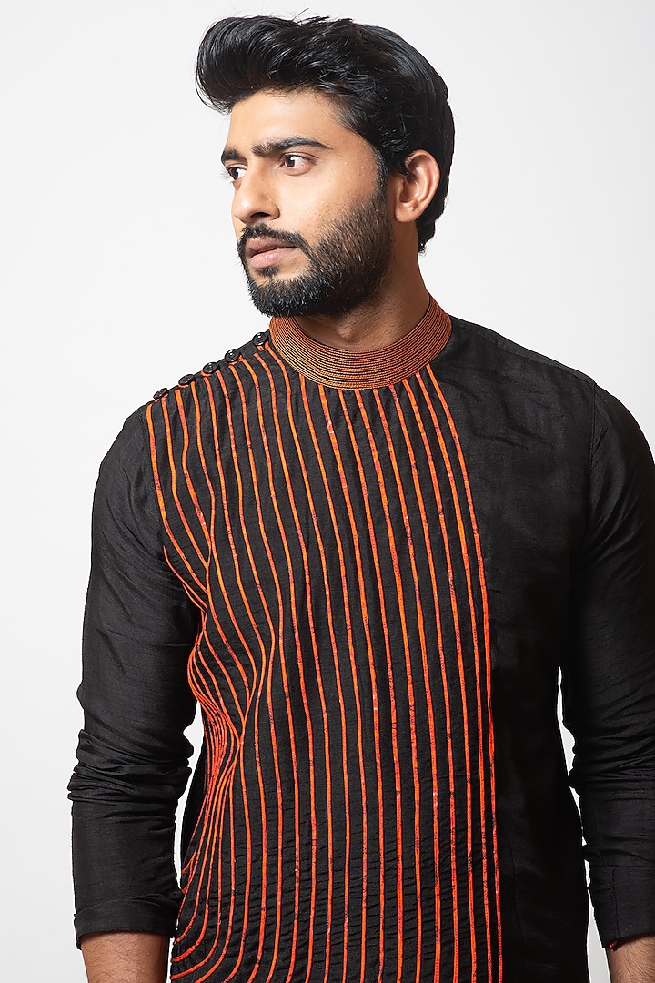 Black Digital Printed Kurta Set by Smriti by Anju Agarwal Men at Pernia's Pop Up Shop