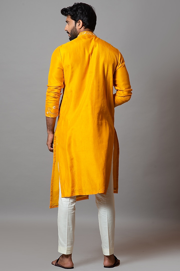 Yellow Bamberg Silk Embroidered Kurta Set by Smriti by Anju Agarwal Men at Pernia's Pop Up Shop