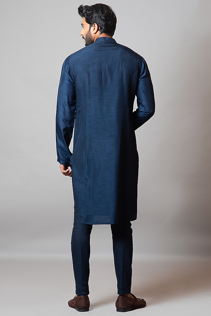Navy Blue Bamberg Silk Cutdana Embroidered Kurta Set by Smriti by Anju Agarwal Men at Pernia's Pop Up Shop