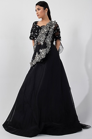 Black Organza & Chinon Draped Lehenga Set by Smriti by Anju Agarwal