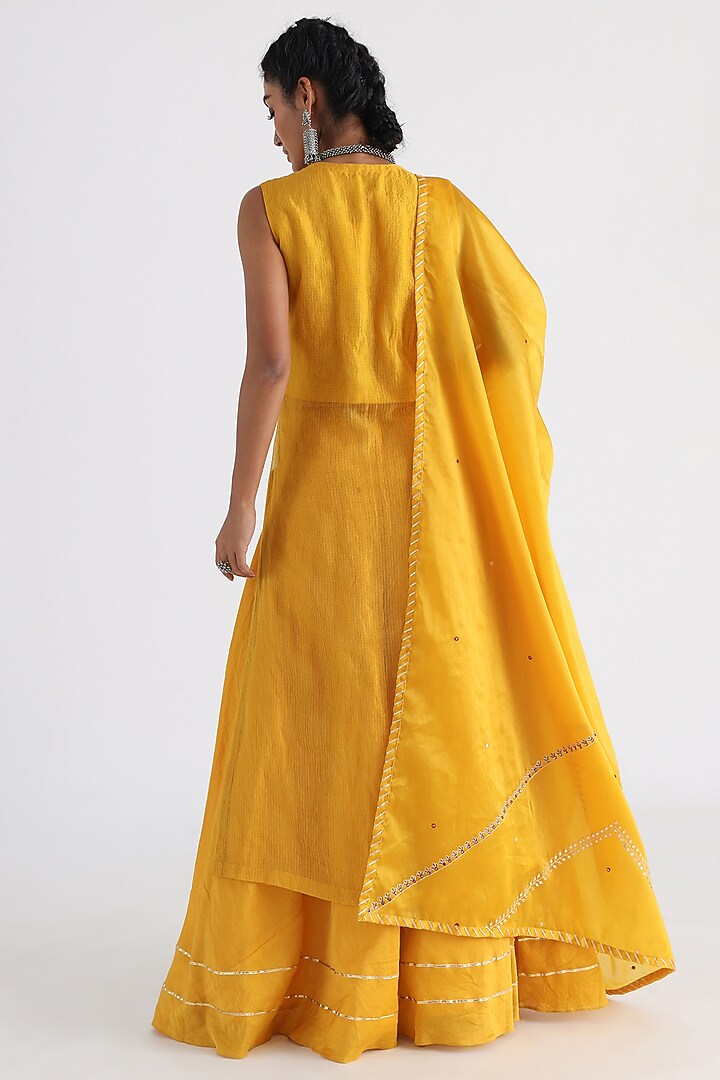 Yellow Zari Kota & Bam Silk Embroidered Kurta Set by Smriti by Anju Agarwal at Pernia's Pop Up Shop