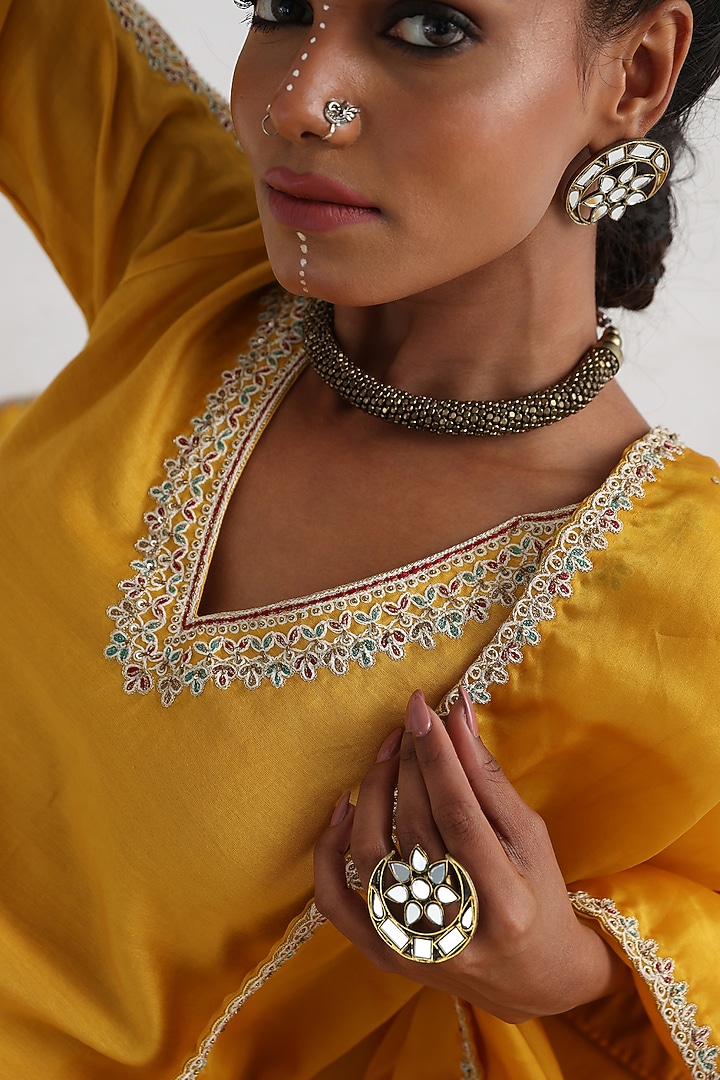 Yellow Chanderi Embroidered Kurta Set by Smriti by Anju Agarwal at Pernia's Pop Up Shop
