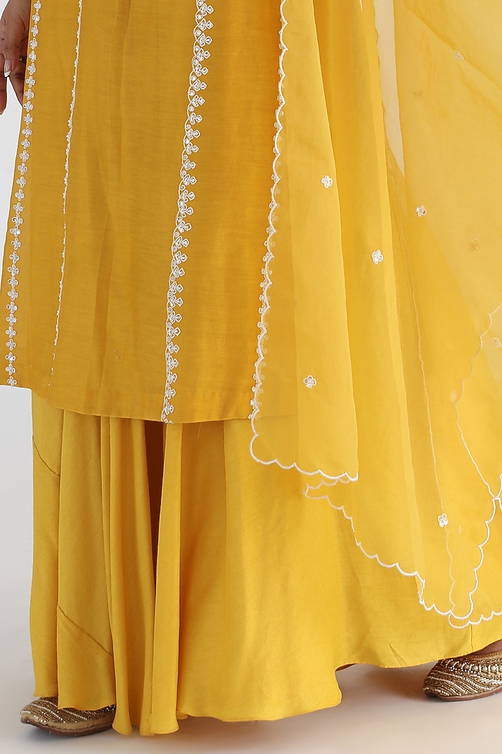 Yellow Chanderi & Bam Silk Embroidered Layered Kurta Set by Smriti by Anju Agarwal at Pernia's Pop Up Shop
