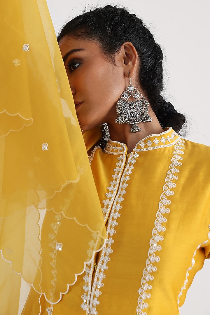 Yellow Chanderi & Bam Silk Embroidered Layered Kurta Set by Smriti by Anju Agarwal at Pernia's Pop Up Shop