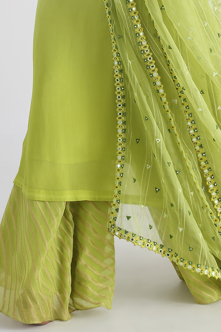 Light Green Chinon & Taffeta Embroidered Kurta Set by Smriti by Anju Agarwal at Pernia's Pop Up Shop