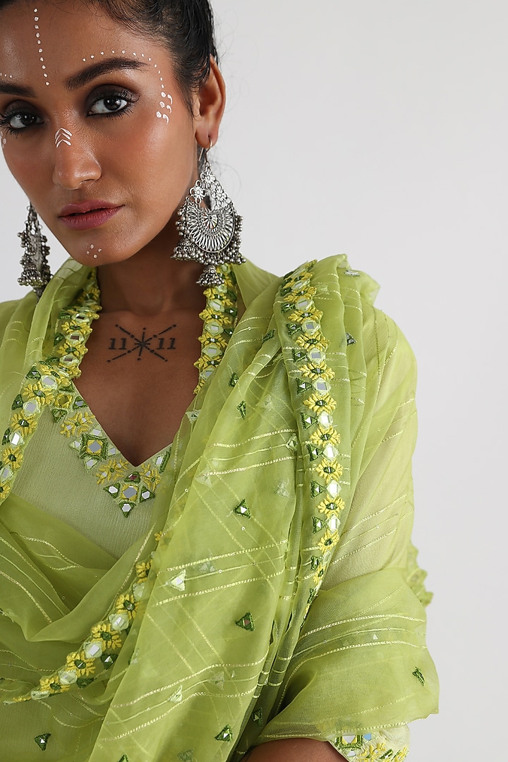 Light Green Chinon & Taffeta Embroidered Kurta Set by Smriti by Anju Agarwal at Pernia's Pop Up Shop