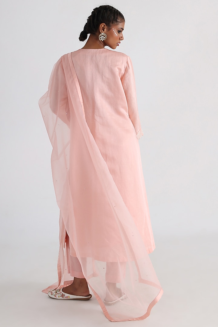 Pastel Pink Linen Satin & Taffeta Embroidered Kurta Set by Smriti by Anju Agarwal at Pernia's Pop Up Shop