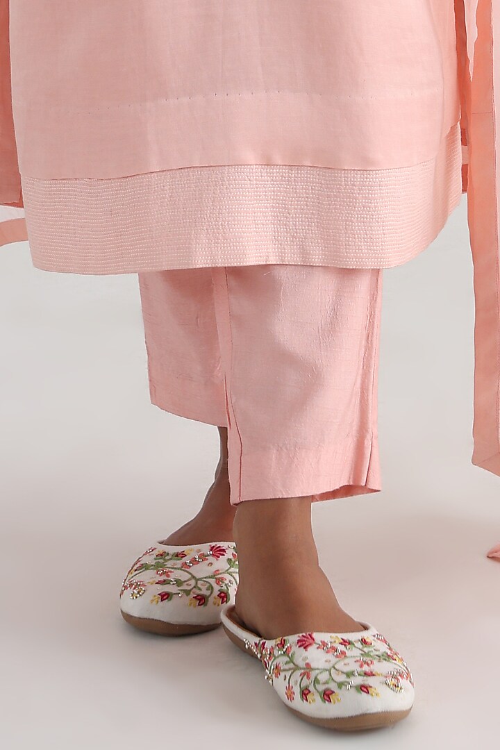 Pastel Pink Linen Satin & Taffeta Embroidered Kurta Set by Smriti by Anju Agarwal at Pernia's Pop Up Shop